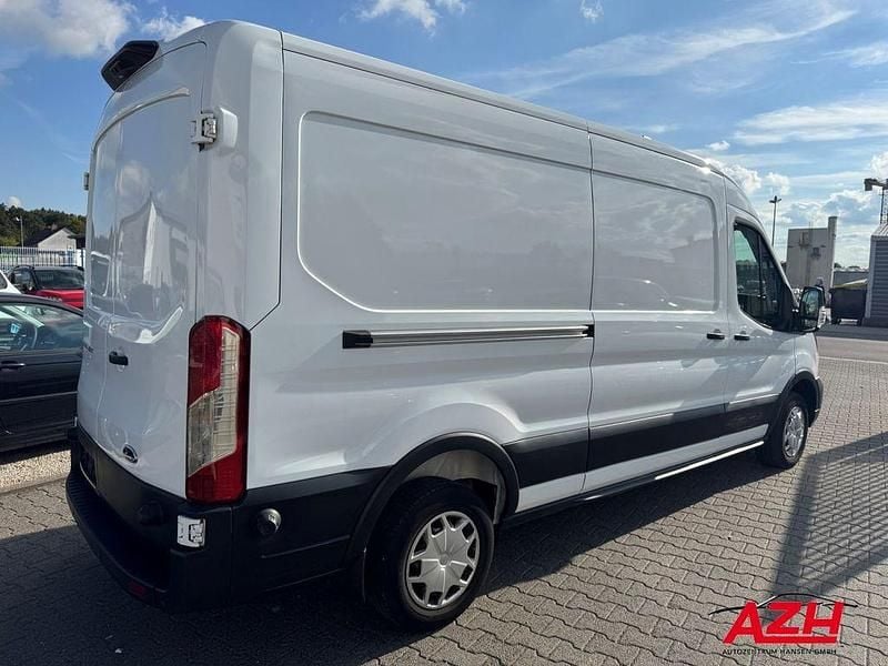 Second-hand Ford Transit 131 CP (96 kW) 2023 Alb Monovolum