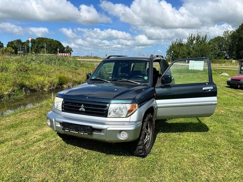 Grün Gebraucht 2005 Mitsubishi Pajero SUV | 4.900 € (Fairer Preis) - Bild 1/4