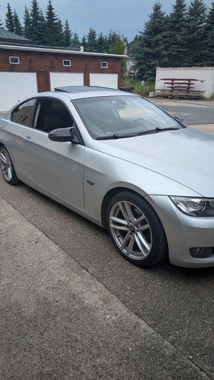Silber Gebraucht 2007 BMW 320 Coupé | 7.000 € (Guter Preis) - Bild 1/4
