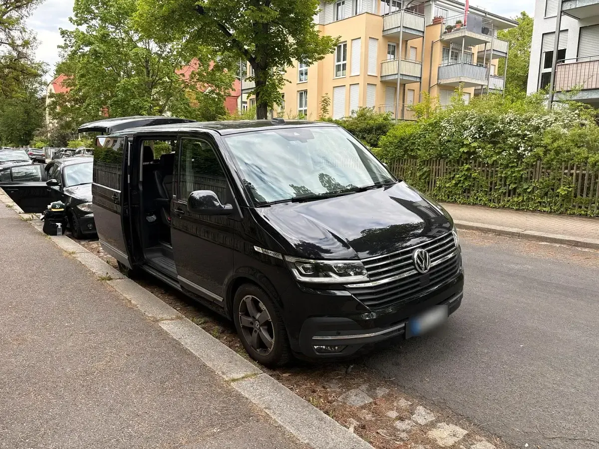 Gebraucht VW T6.1 Generation Six 150 PS (110 kW) 2020 Schwarz Van