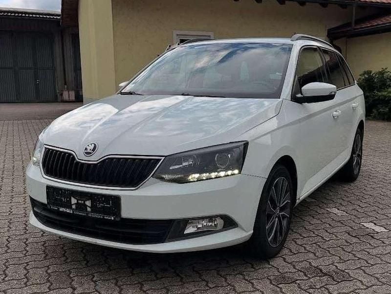 Bila laser/laser white Gebraucht 2015 Skoda Fabia Kombi | 4.800 € (Superpreis) - Bild 1/4