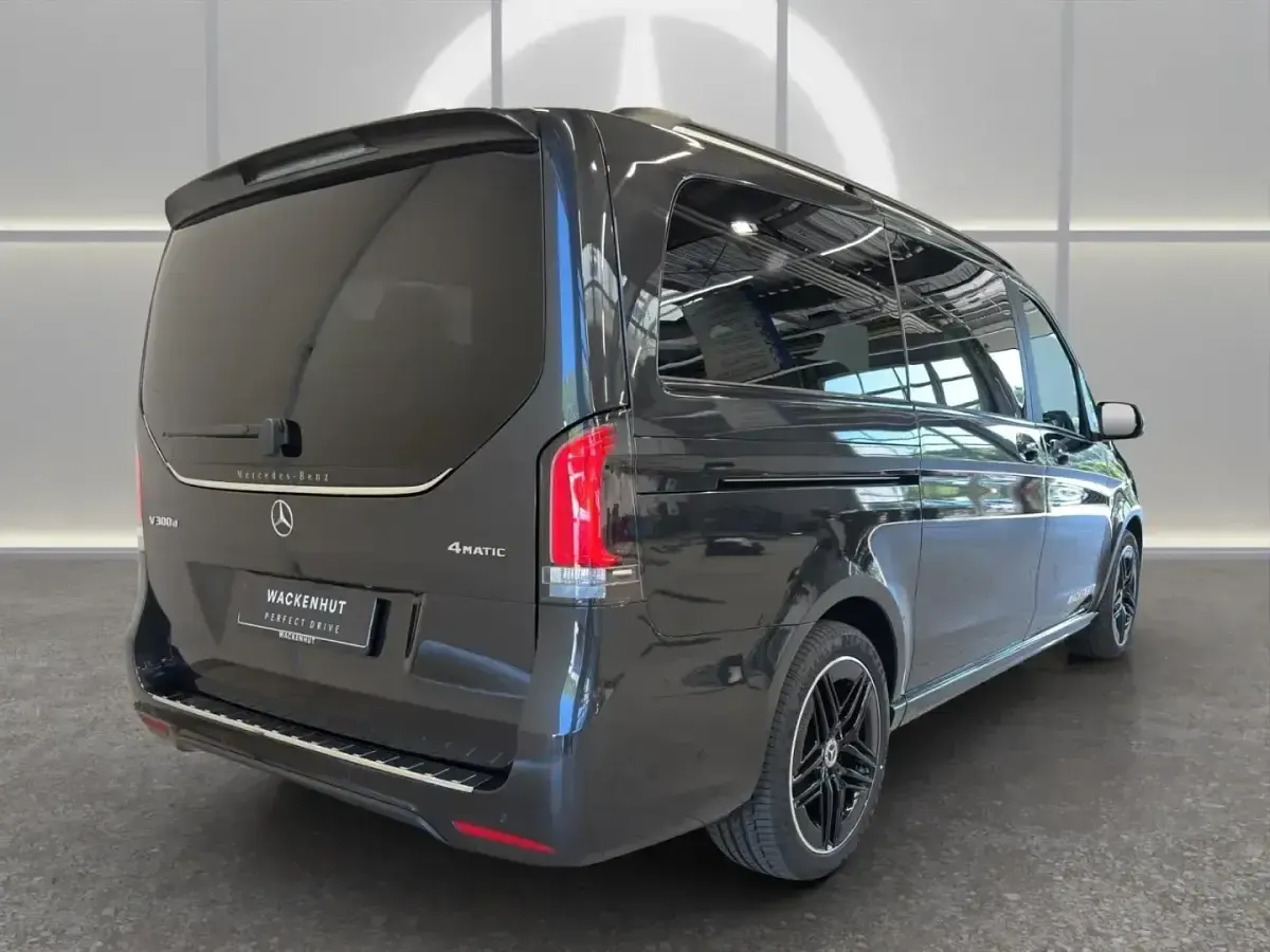 Gebraucht Mercedes V300 Avantgarde 237 PS (174 kW) 2026 Grau Van / Kleinbus