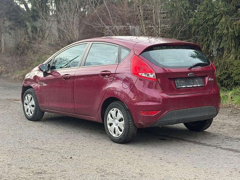 Gebraucht Ford Fiesta Trend 82 PS (60 kW) 2010 Violet Kleinwagen