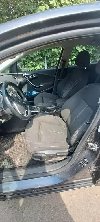 Gebraucht Opel Astra 165 PS (121 kW) 2012 Grau Limousine
