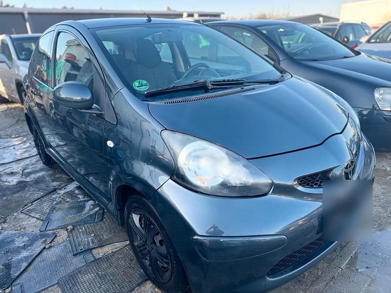 Gebraucht Toyota Aygo 68 PS (50 kW) 2007 Schwarz Kleinwagen