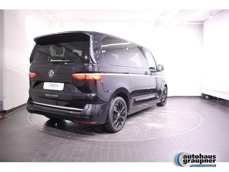 Usata VW Multivan Style 150 CV (110 kW) 2023 Nero Monovolume