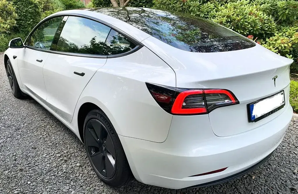 Gebraucht Tesla Model 3 RWD 208 kW (283 PS) 2023 Weiß Limousine