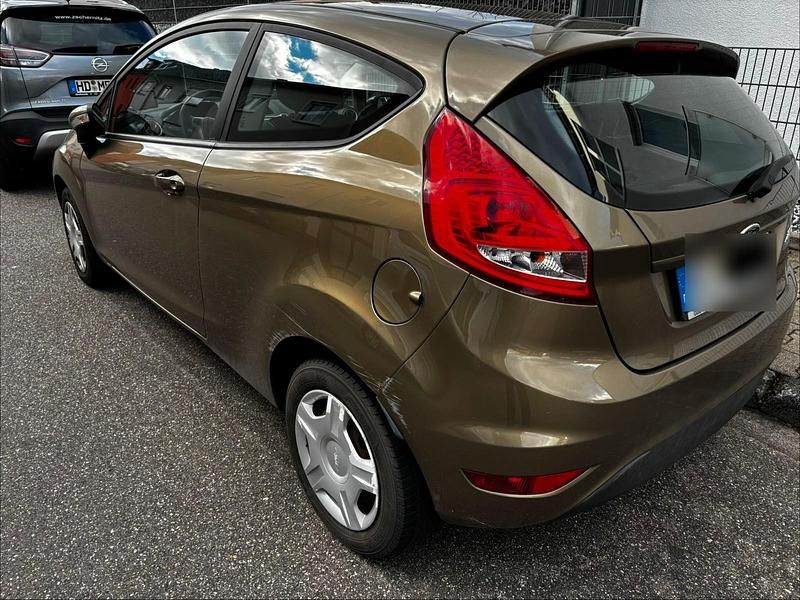Gebraucht Ford Fiesta 2012 Braun Kleinwagen