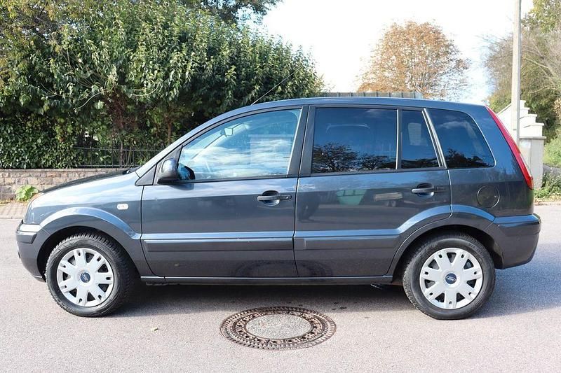 Gebraucht Ford Fusion Style 80 PS (58 kW) 2010 Grau Limousine