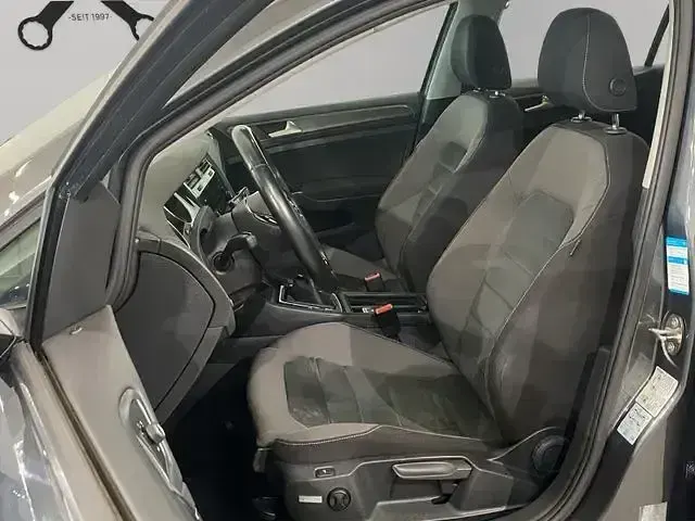 Gebraucht VW Golf VII Comfortline 110 PS (80 kW) 2017 Grau Kombi