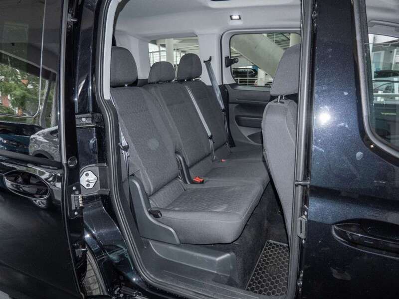 Gebraucht VW Caddy Life 122 PS (89 kW) 2023 Deep black perleffekt Van / Kleinbus