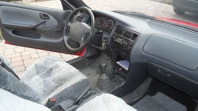Gebraucht Toyota Corolla 75 PS (55 kW) 1995 Rot Limousine