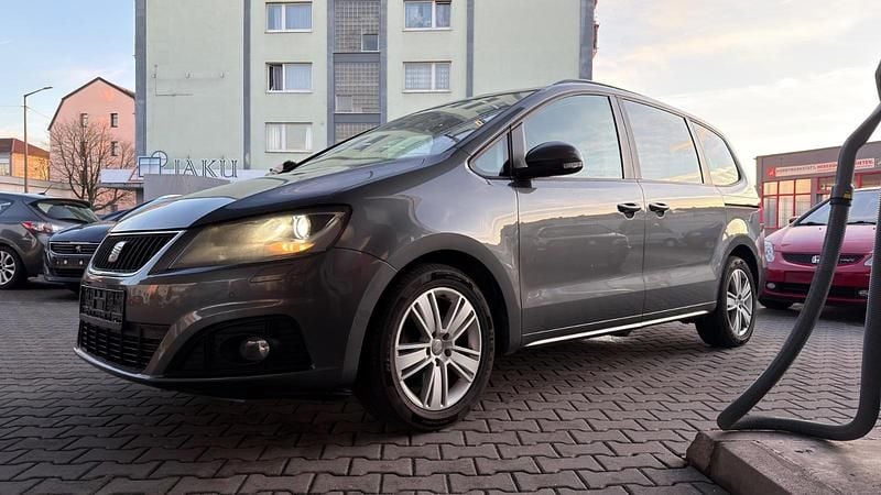 Grau Gebraucht 2013 Seat Alhambra Van / Kleinbus | 6.255 € (Superpreis) - Bild 1/4