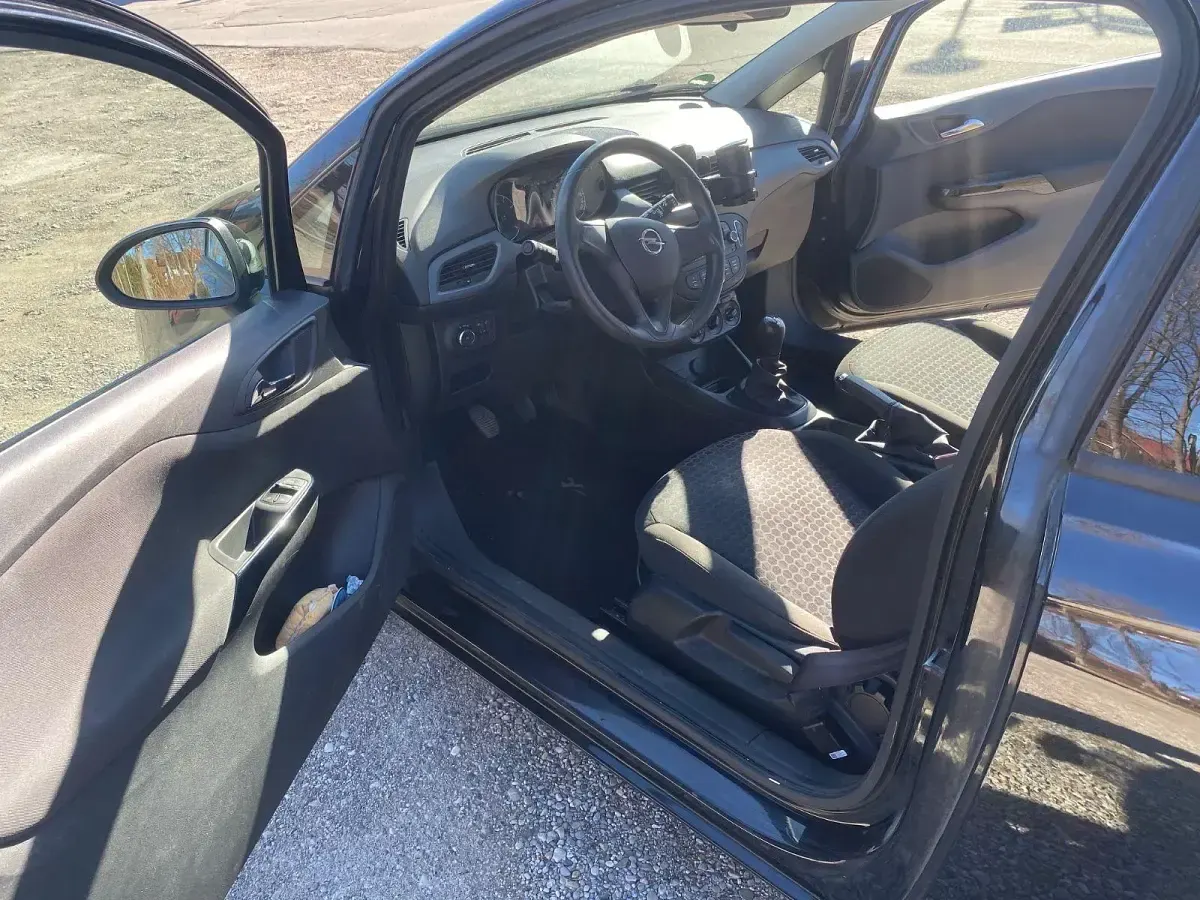 Używany Opel Corsa Edition 70 KM (51 kW) 2017 Czarny Hatchback