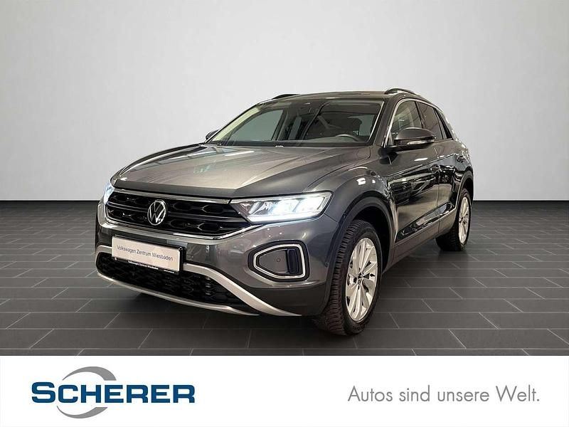 Indiumgrau metallic (metallic) Gebraucht 2025 VW T-Roc Life SUV | 28.900 € (Superpreis) - Bild 1/4