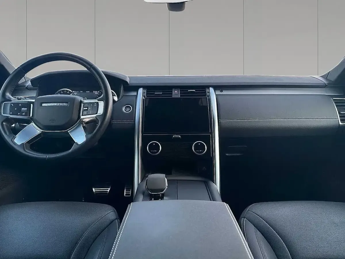 Gebraucht Land Rover Discovery 5 SE Dynamic 304 PS (223 kW) 2023 Santorini black SUV