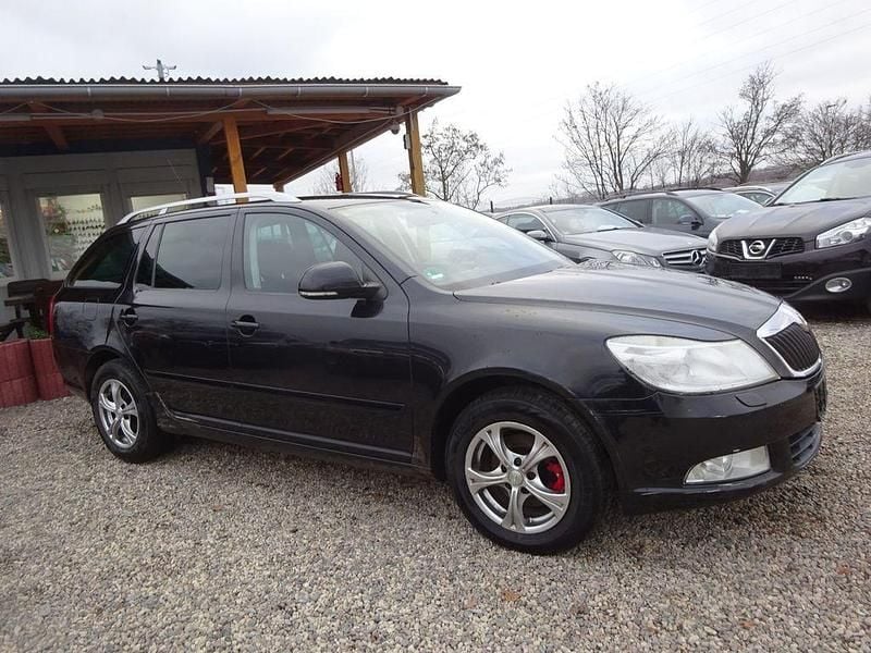 Gebraucht Skoda Octavia Ambiente 122 PS (89 kW) 2009 Schwarz Limousine