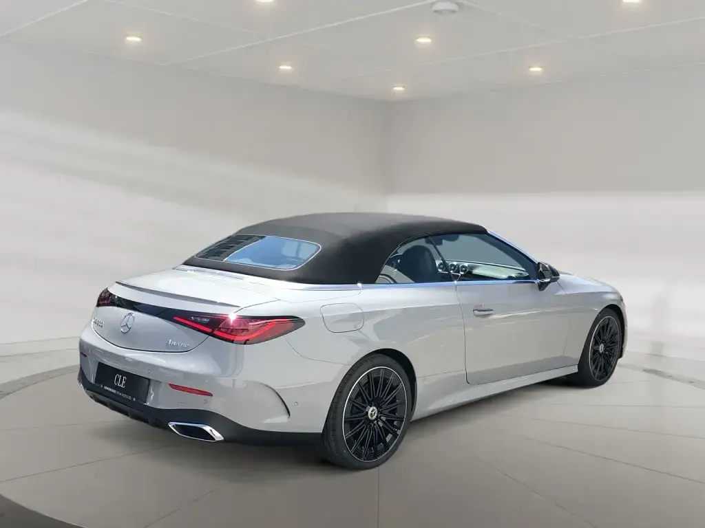 Gebraucht Mercedes CLE300 258 PS (189 kW) 2026 Grau manufaktur alpingrau uni Cabrio