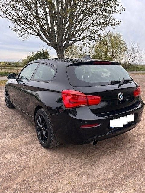Gebraucht BMW 116 109 PS (80 kW) 2016 Schwarz Kleinwagen