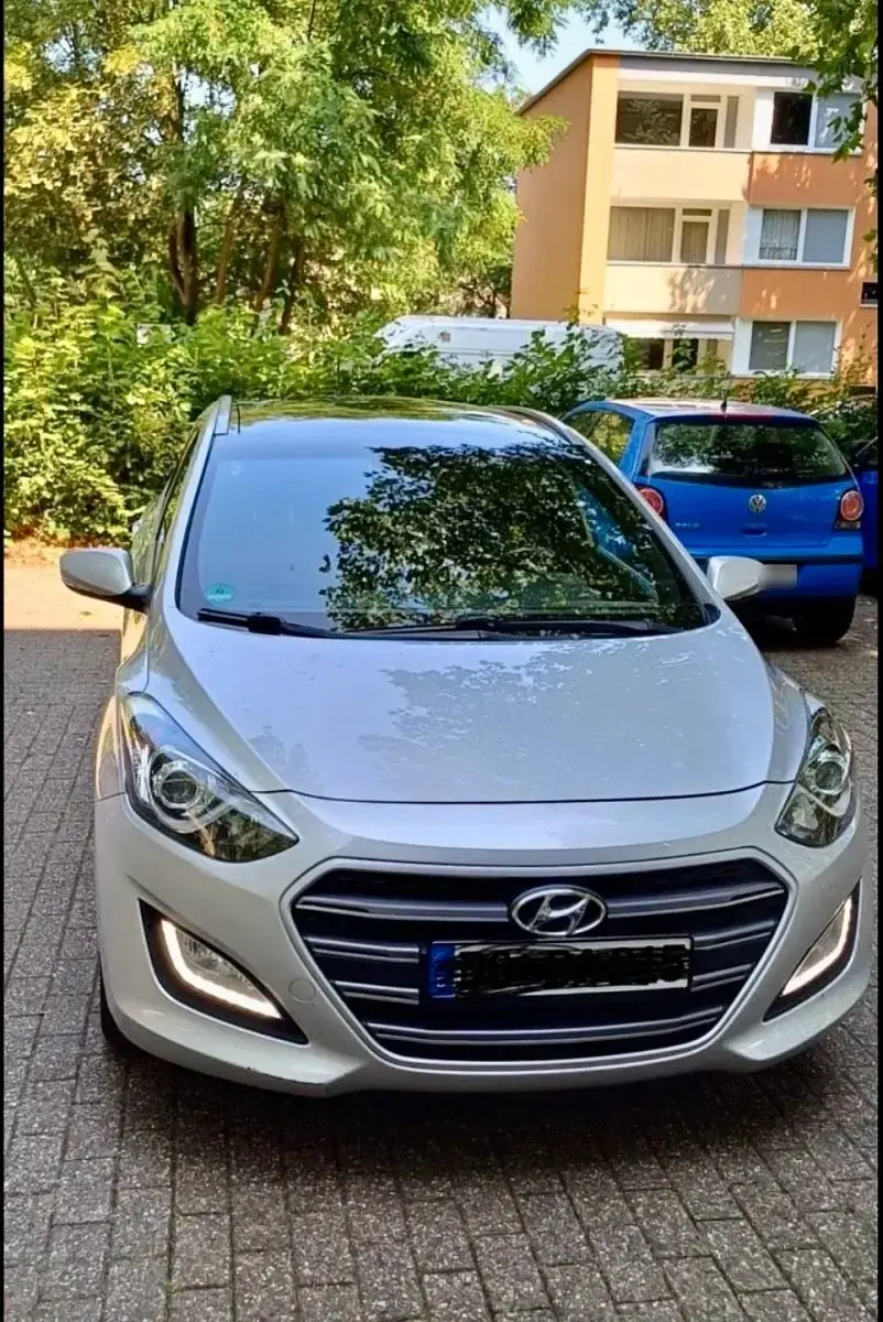 Gebraucht Hyundai i30 Passion Plus 110 PS (80 kW) 2016 Silber Kombi