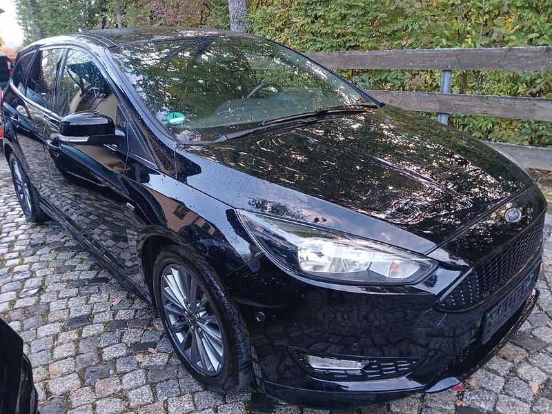 Gebraucht Ford Focus ST-Line 150 PS (110 kW) 2018 Schwarz Limousine