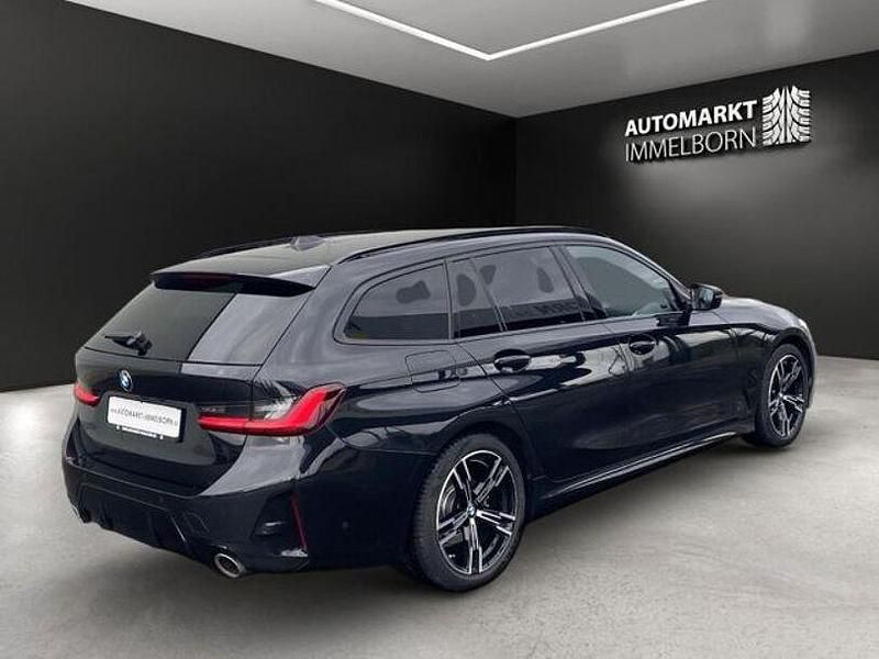 Gebraucht BMW 320 M Sport 190 PS (139 kW) 2023 Black sapphire metallic (metallic) Kombi