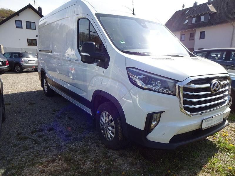 Second-hand Maxus V90 125 CP (91 kW) 2023 Alb Van