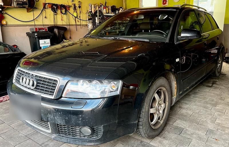 Gebraucht Audi A4 S-line plus 131 PS (96 kW) 2004 Schwarz Kombi