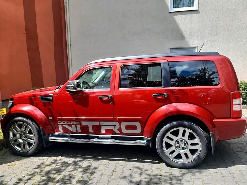 Andere farben Gebraucht 2009 Dodge Nitro SXT SUV | 8.800 € (Etwas zu teuer) - Bild 1/4