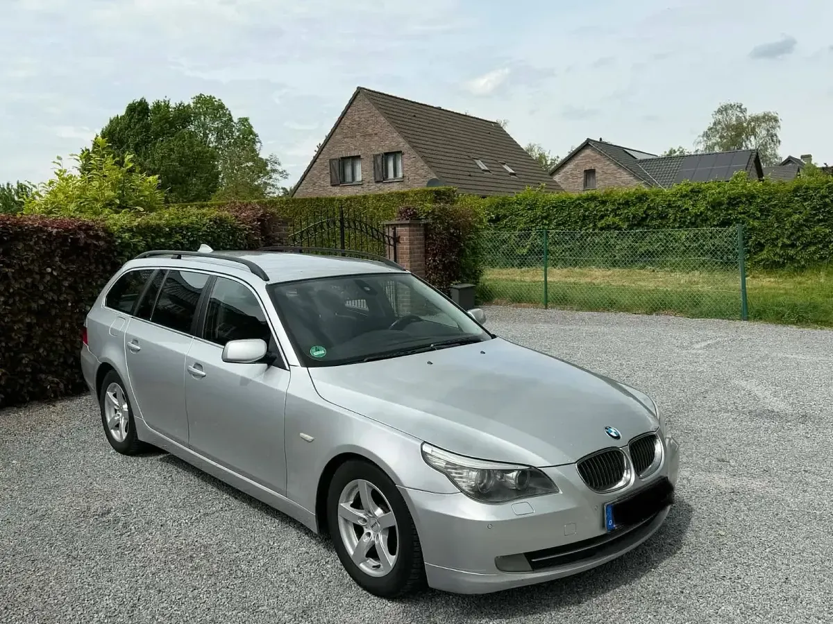 Second-hand BMW 525 197 CP (144 kW) 2008 Argintiu Break