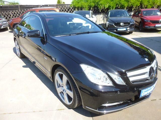 Schwarz Gebraucht 2011 Mercedes E350 Coupé | 16.999 € (Teuer) - Bild 1/4