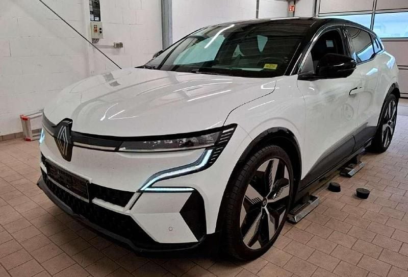 Weiß Gebraucht 2023 Renault Megane E-Tech Techno Limousine | 29.990 € - Bild 1/3