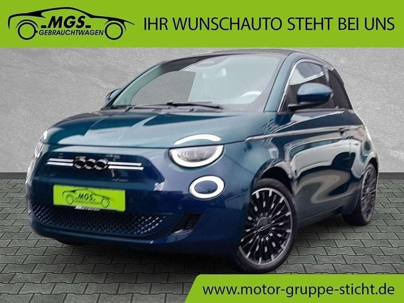 Ozean grün Gebraucht 2023 Fiat 500e La Prima Cabrio | 24.850 € (Fairer Preis) - Bild 1/4
