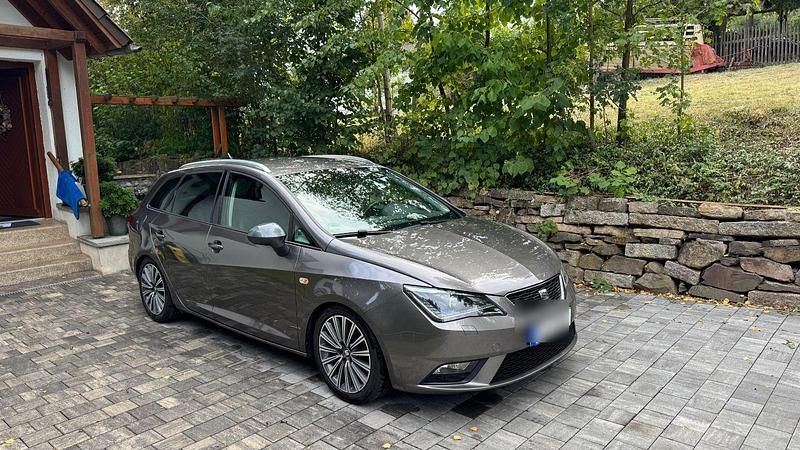 Grau Gebraucht 2016 Seat Ibiza CONNECT Kleinwagen | 13.500 € (Teuer) - Bild 1/4