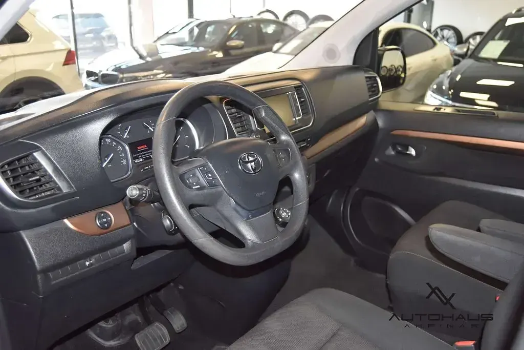 Gebraucht Toyota Proace Comfort 177 PS (130 kW) 2016 Schwarz Van / Kleinbus