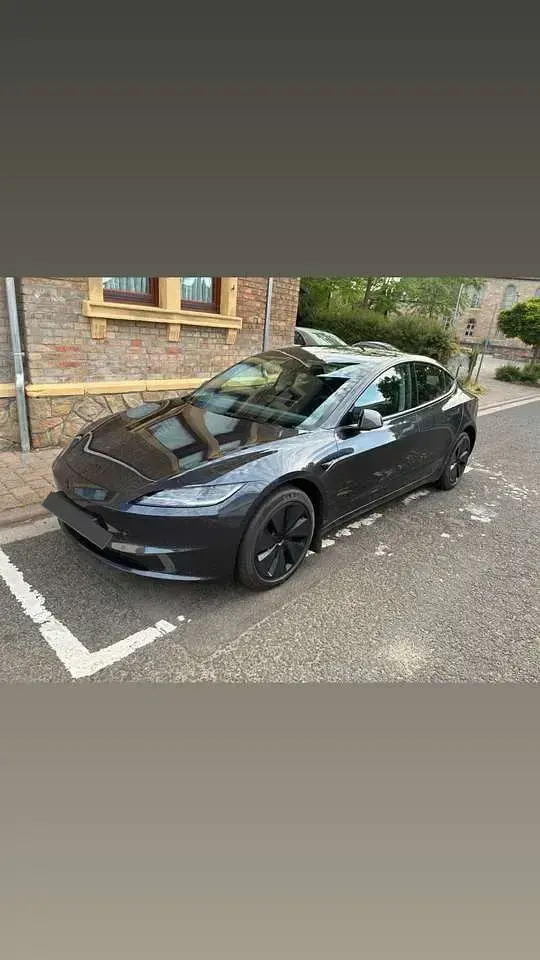 Gebraucht Tesla Model 3 RWD 208 kW (283 PS) 2025 Grau Limousine