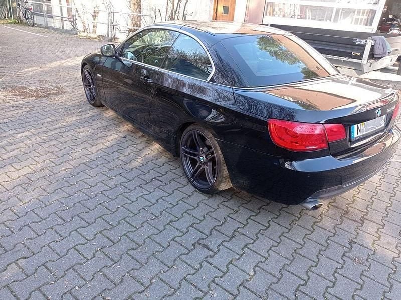 Gebraucht BMW 320 Cabriolet Performance 184 PS (135 kW) 2012 Schwarz Cabrio