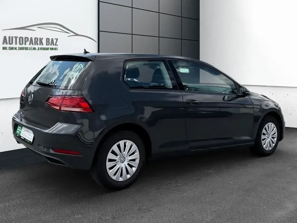Gebraucht VW Golf VII Trendline 86 PS (63 kW) 2017 Grau Limousine