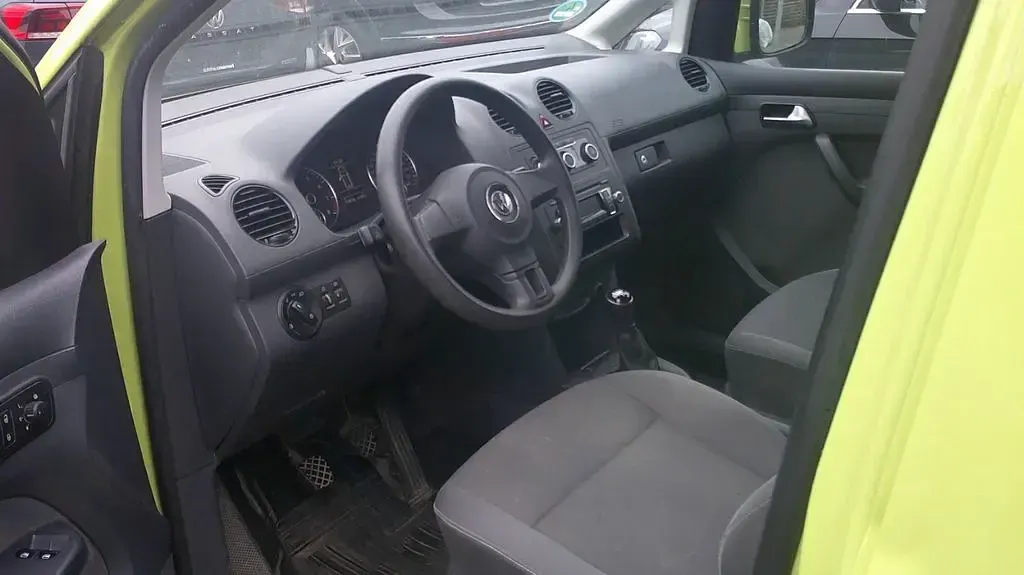 Gebraucht VW Caddy Trendline 105 PS (77 kW) 2013 Grün Van / Kleinbus