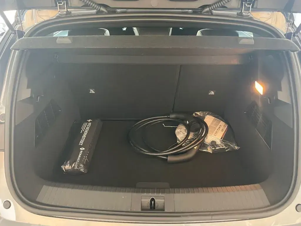 Gebraucht Renault Megane E-Tech Techno 96 kW (131 PS) 2022 Grau Limousine