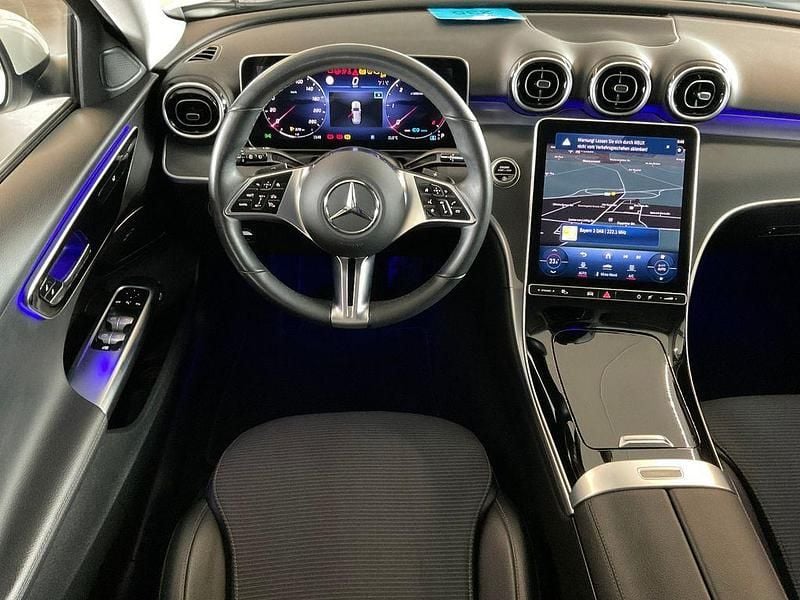 Gebraucht Mercedes C220 Avantgarde 200 PS (147 kW) 2022 Weiß Limousine