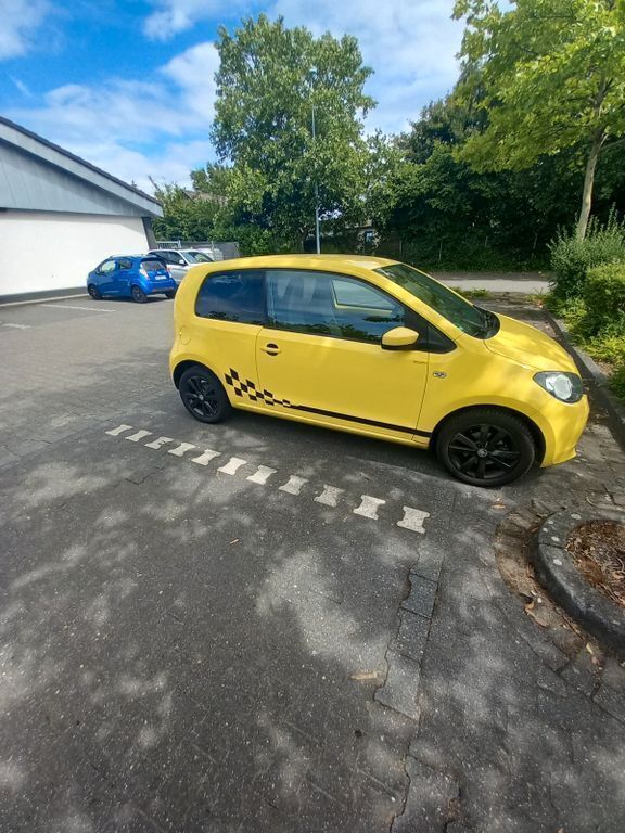 Gelb Gebraucht 2012 Skoda Citigo Active Kleinwagen | 4.199 € (Guter Preis) - Bild 1/4
