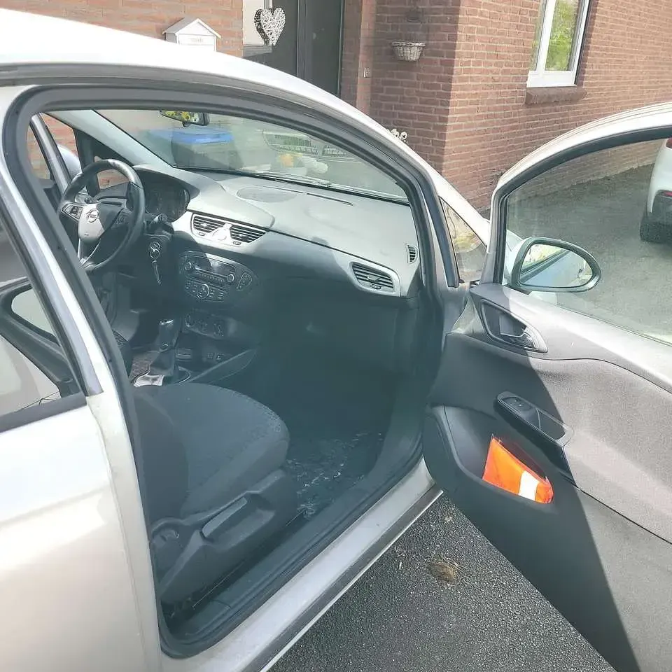 Używany Opel Corsa Active 69 KM (50 kW) 2016 Srebrny Hatchback