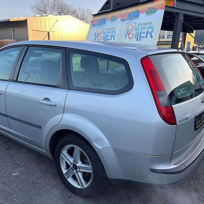 Gebraucht Ford Focus Fun X 125 PS (91 kW) 2007 Polarsilber metallic (metallic) Kombi