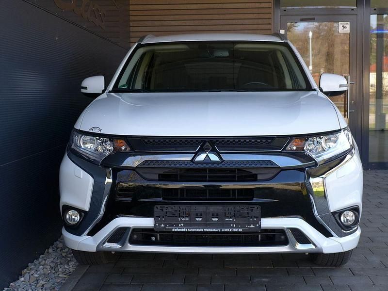 Gebraucht Mitsubishi Outlander P-HEV 224 PS (164 kW) 2021 Weiß SUV