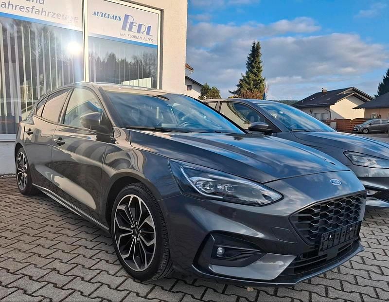 Gebraucht Ford Focus ST-Line 125 PS (91 kW) 2020 Grau Kleinwagen