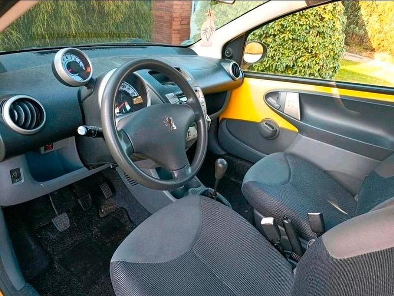 Gebraucht Peugeot 107 68 PS (50 kW) 2006 Gelb Kleinwagen
