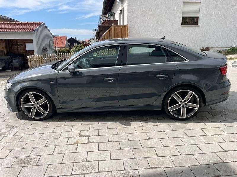 Gebraucht Audi A3 S-Line 150 PS (110 kW) 2017 Grau Limousine