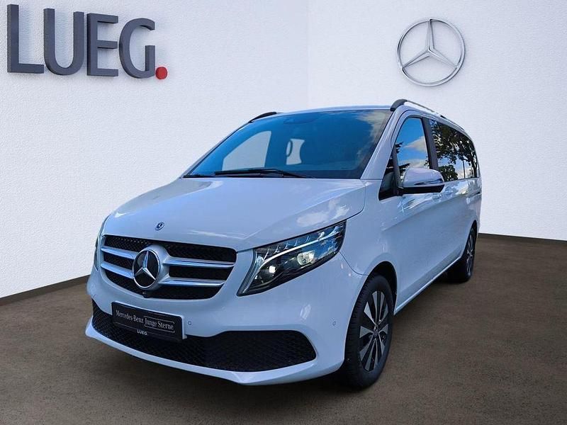 Bergkristallweiß metallic Gebraucht 2024 Mercedes V300 Van / Kleinbus | 74.230 € (Teuer) - Bild 1/4