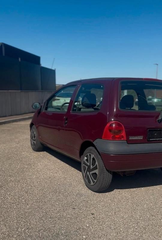 Second-hand Renault Twingo 75 CP (55 kW) 2001 Roșu Hatchback